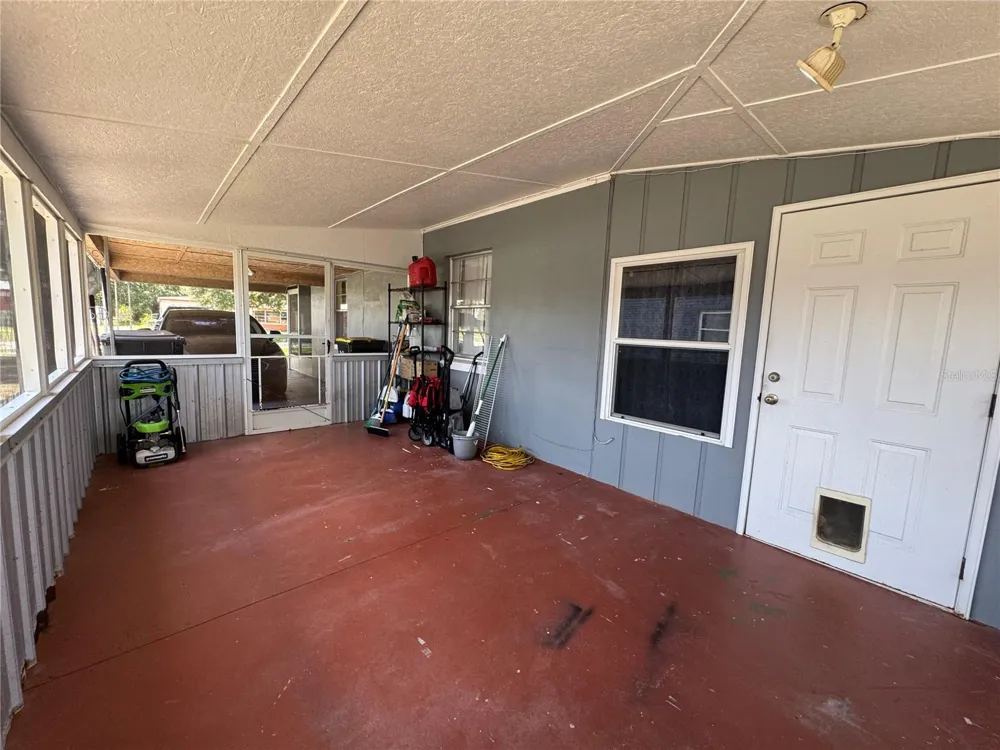 519 THOMAS AVENUE Frostproof, FL 33843