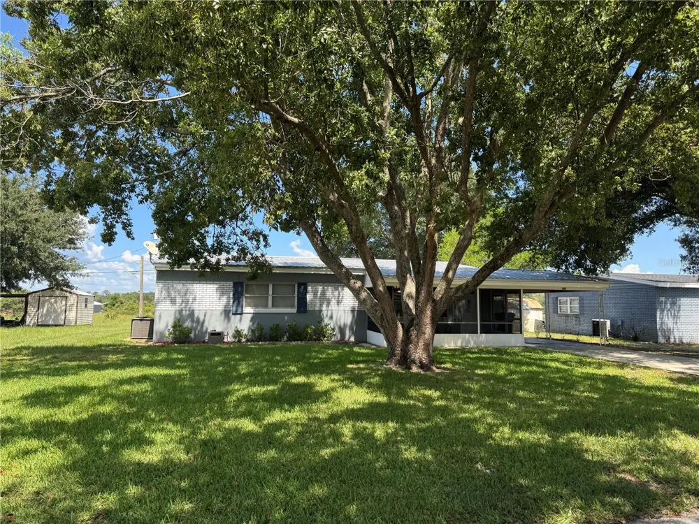 519 THOMAS AVENUE Frostproof, FL 33843