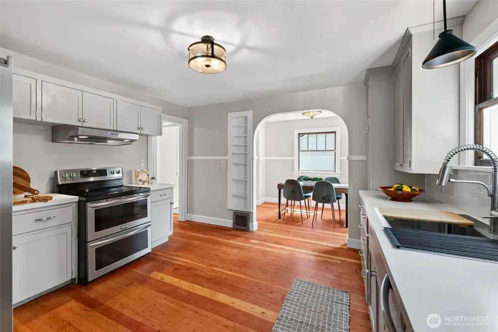 2910 9th Street Tacoma, WA 98406