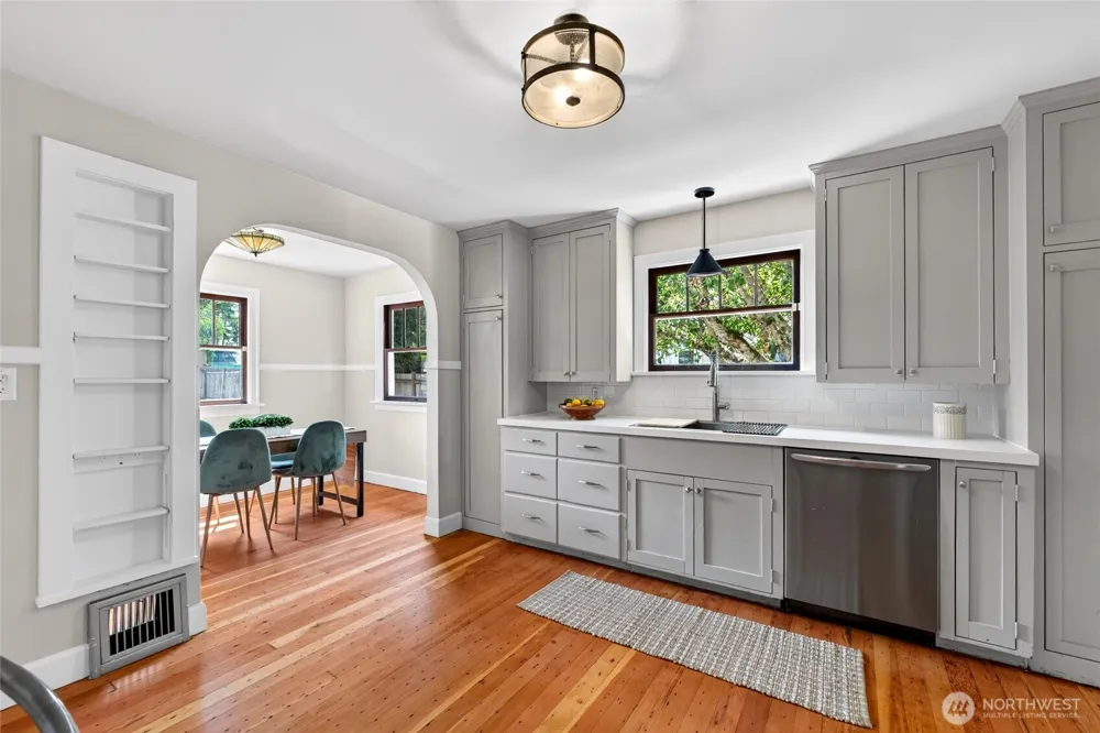 2910 9th Street Tacoma, WA 98406