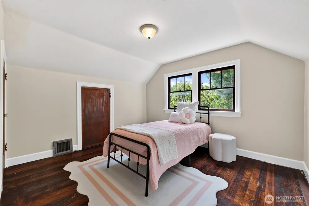 2910 9th Street Tacoma, WA 98406