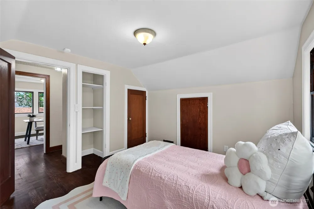 2910 9th Street Tacoma, WA 98406