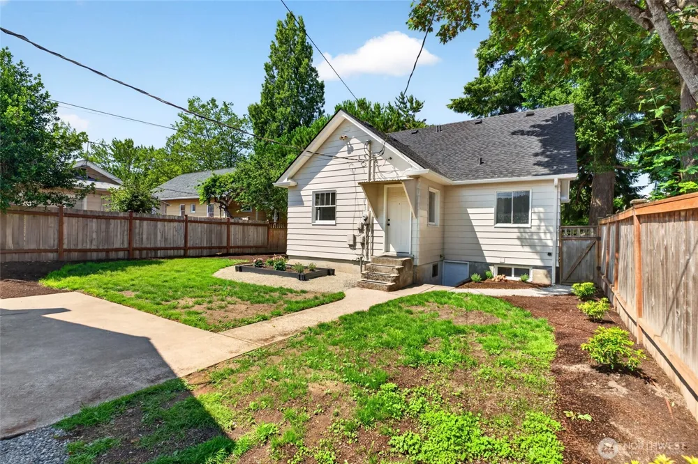 2910 9th Street Tacoma, WA 98406