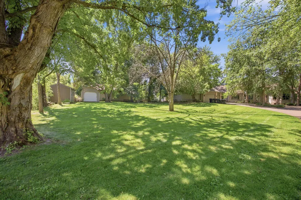 19520 W Tri Oak Circle NE East Bethel, MN 55092