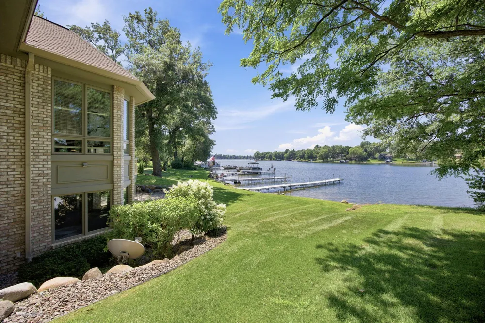 19520 W Tri Oak Circle NE East Bethel, MN 55092
