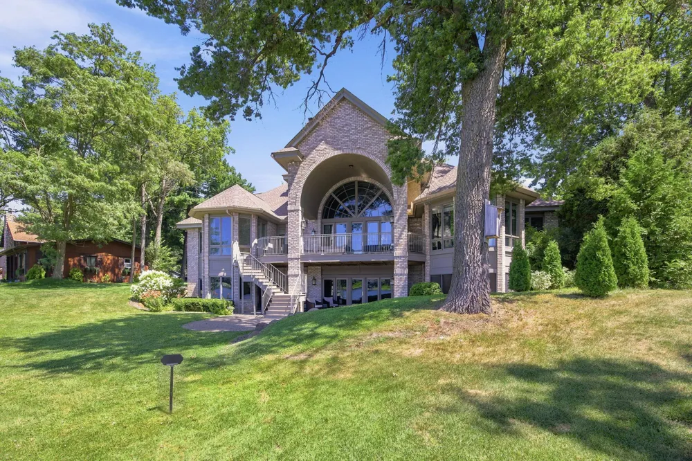 19520 W Tri Oak Circle NE East Bethel, MN 55092