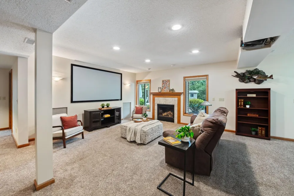715 Crosby Drive Hudson, WI 54016