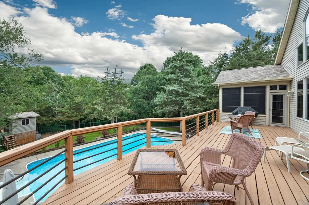 715 Crosby Drive Hudson, WI 54016