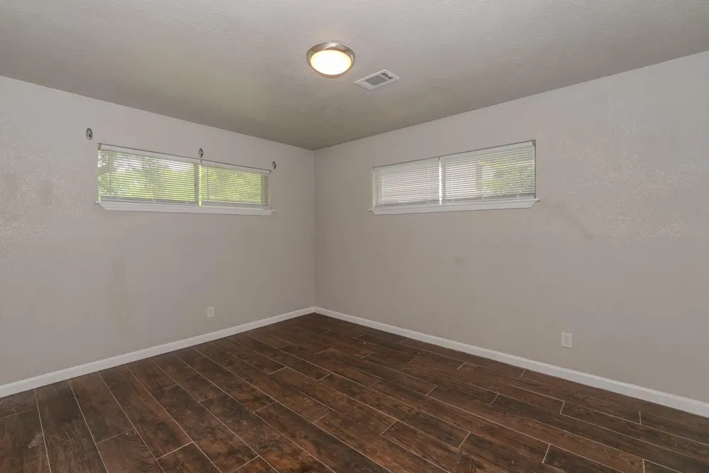 121 Glynn Drive Bridge City, TX 77611