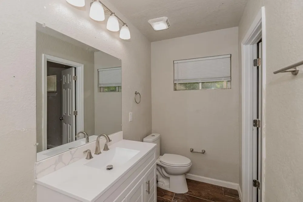 121 Glynn Drive Bridge City, TX 77611
