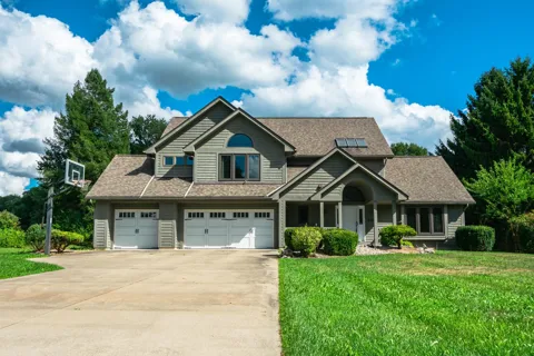 135 Tiffany Lane