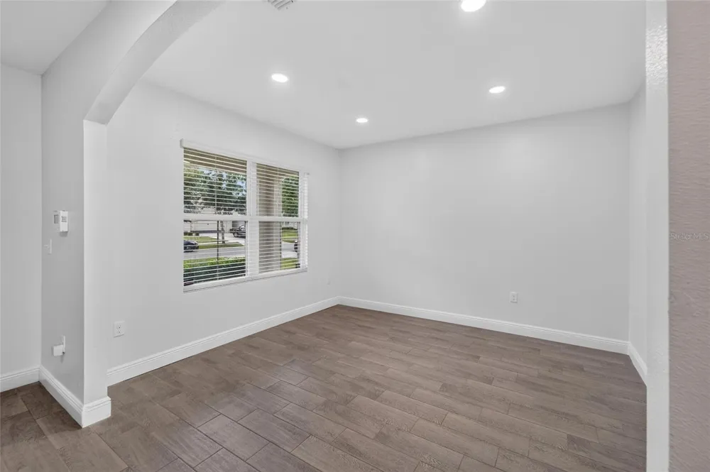 9637 TRONCAIS CIRCLE Thonotosassa, FL 33592