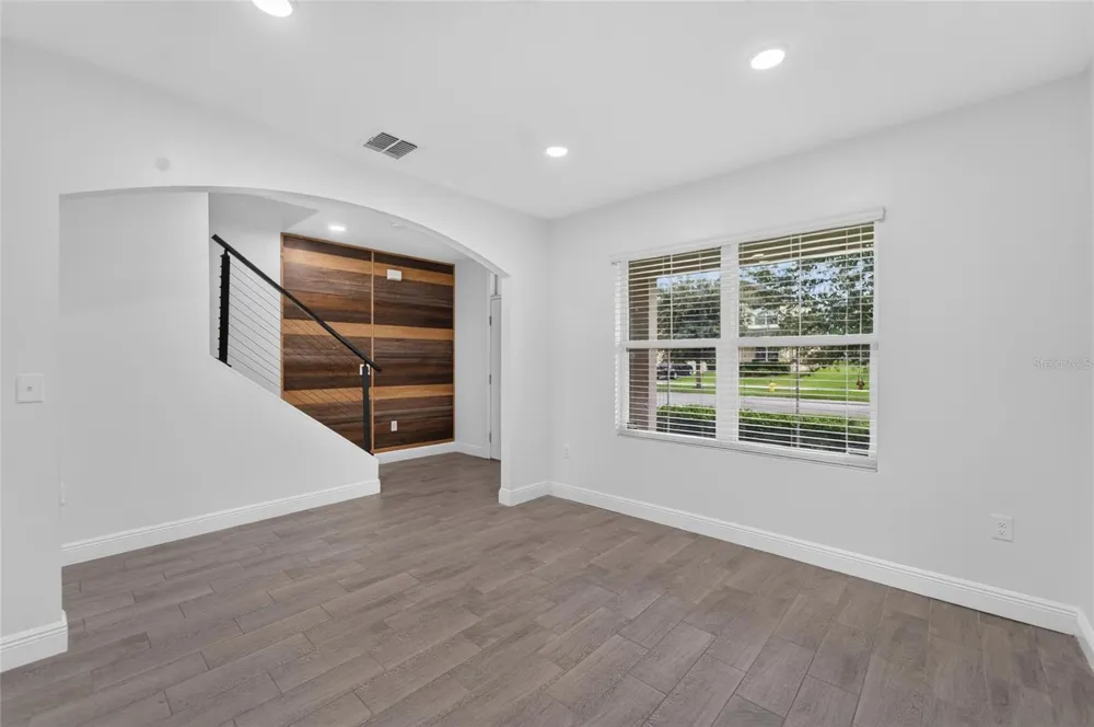 9637 TRONCAIS CIRCLE Thonotosassa, FL 33592