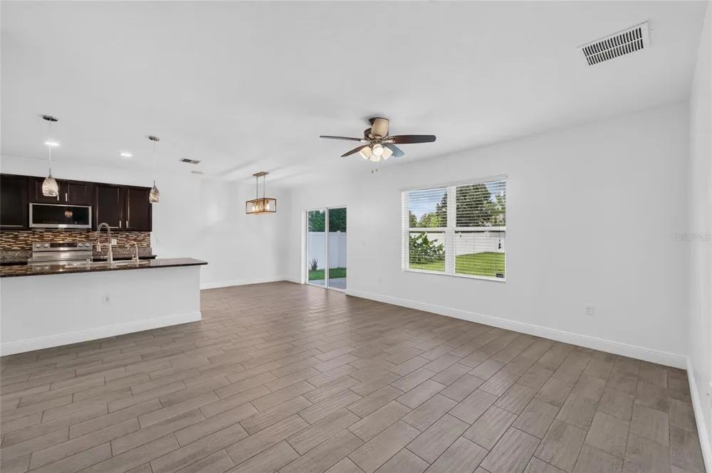 9637 TRONCAIS CIRCLE Thonotosassa, FL 33592