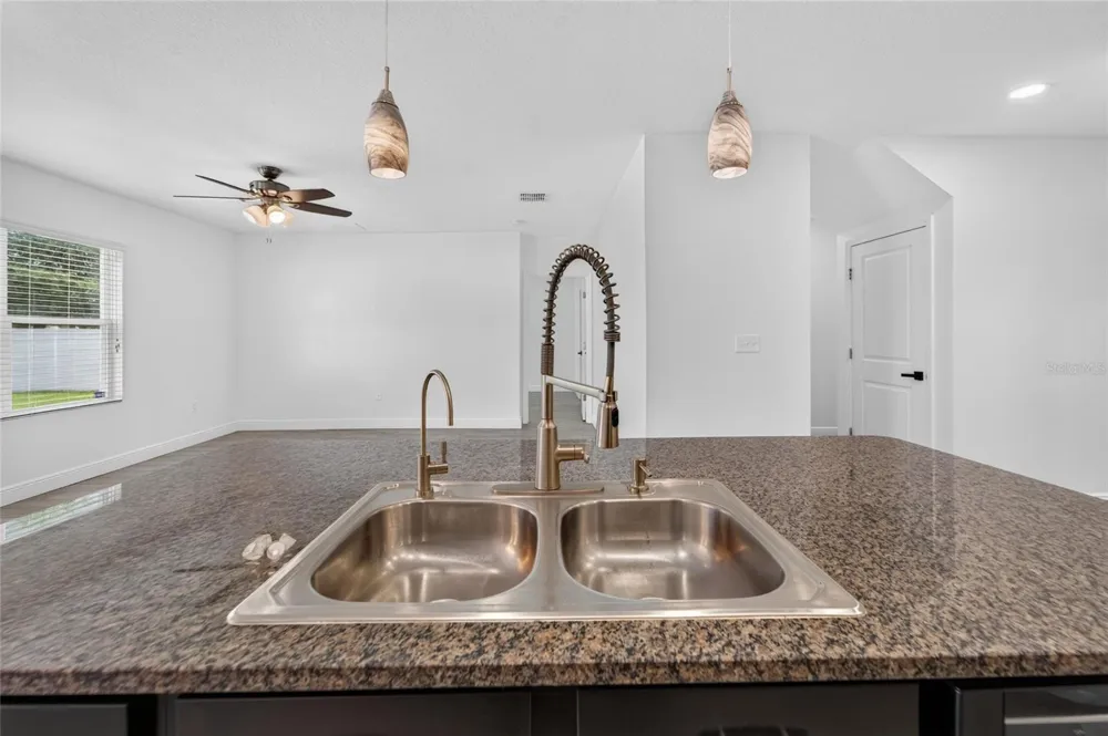 9637 TRONCAIS CIRCLE Thonotosassa, FL 33592