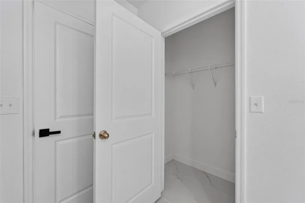 9637 TRONCAIS CIRCLE Thonotosassa, FL 33592