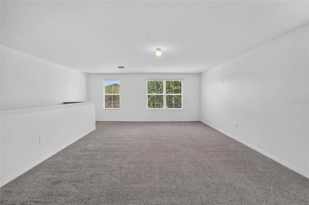 9637 TRONCAIS CIRCLE Thonotosassa, FL 33592