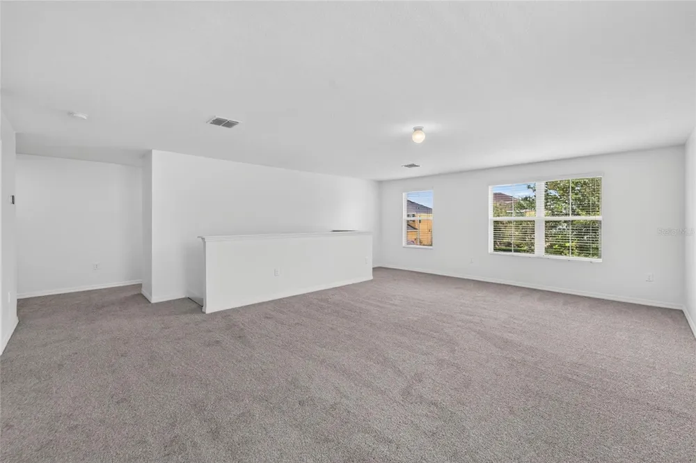 9637 TRONCAIS CIRCLE Thonotosassa, FL 33592