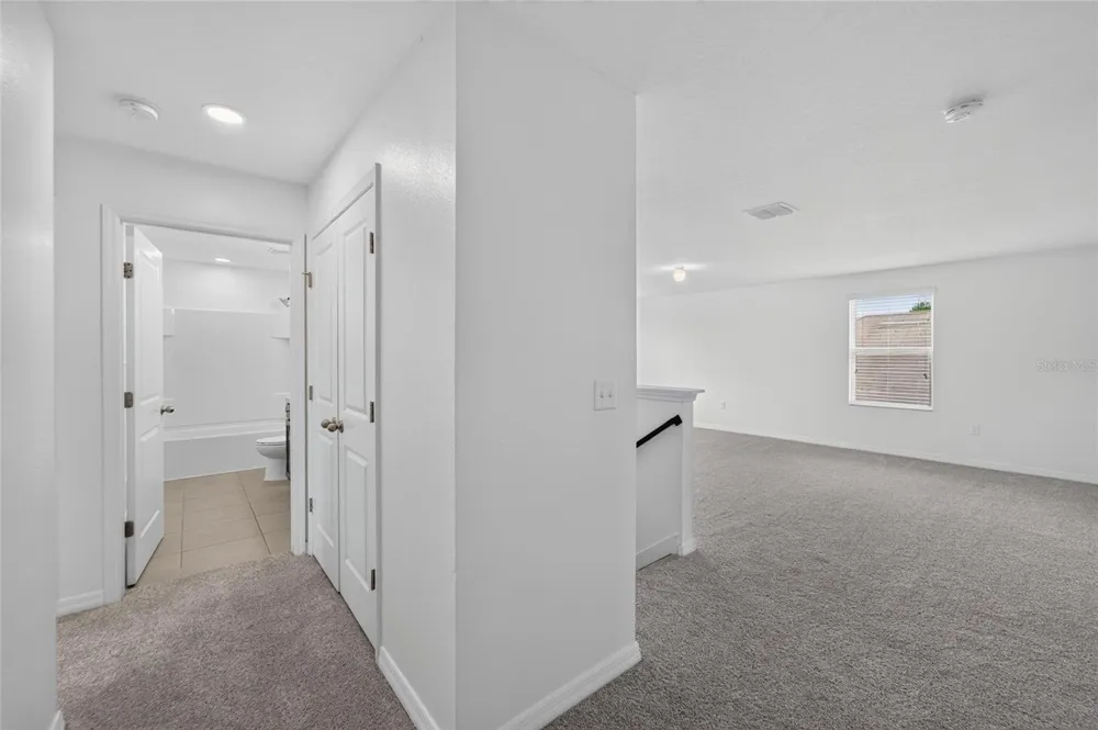 9637 TRONCAIS CIRCLE Thonotosassa, FL 33592