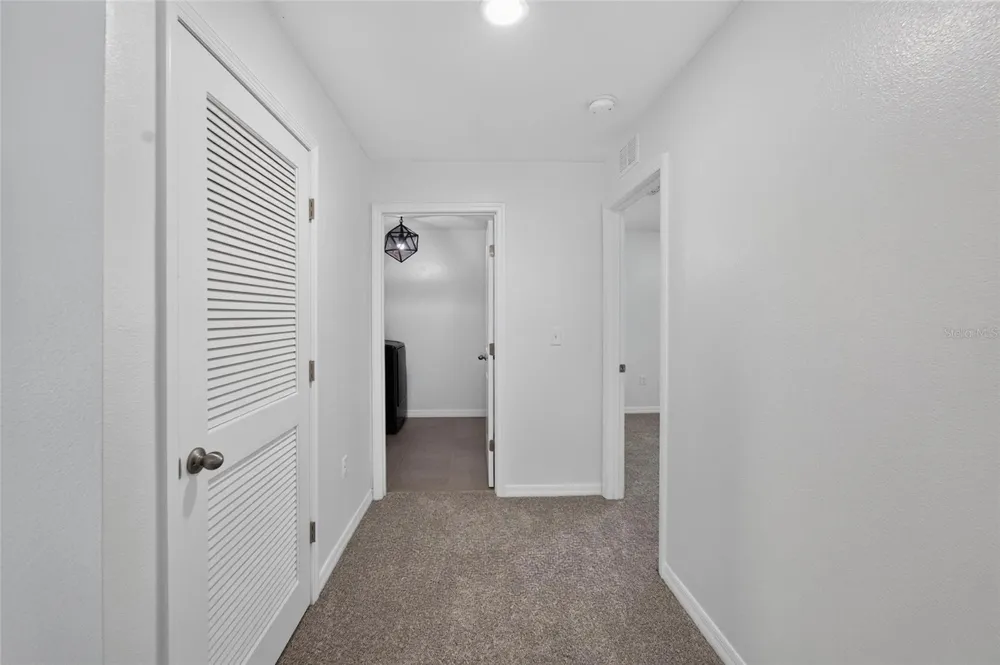 9637 TRONCAIS CIRCLE Thonotosassa, FL 33592