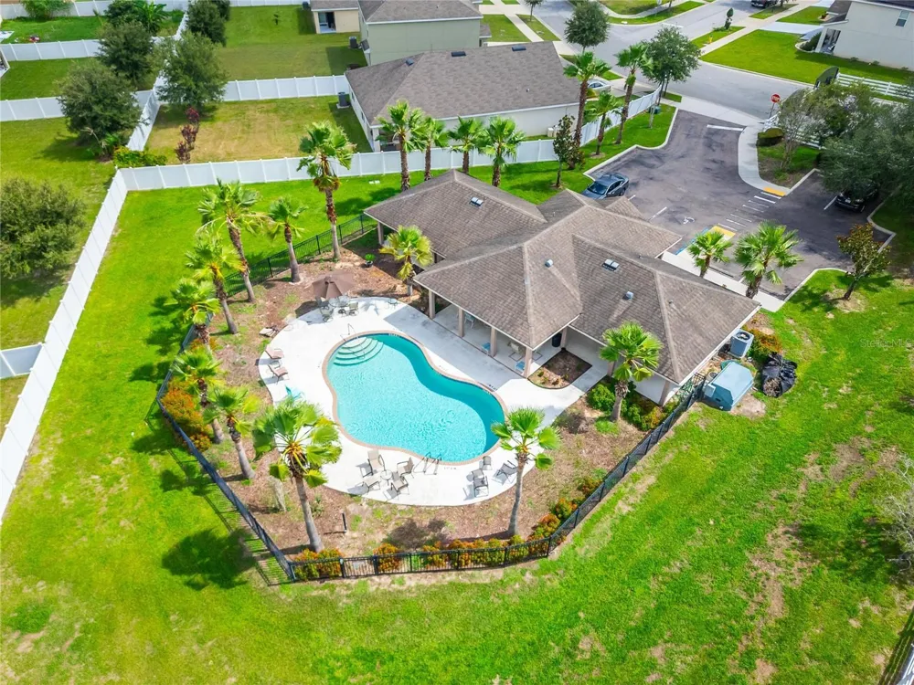 9637 TRONCAIS CIRCLE Thonotosassa, FL 33592