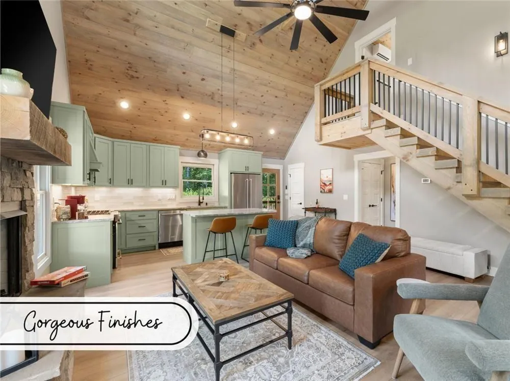 184 Mountain Laurel Ridge Mineral Bluff, GA 30559