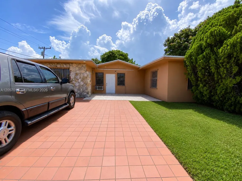 10200 SW 171st St #B Miami, FL 33157