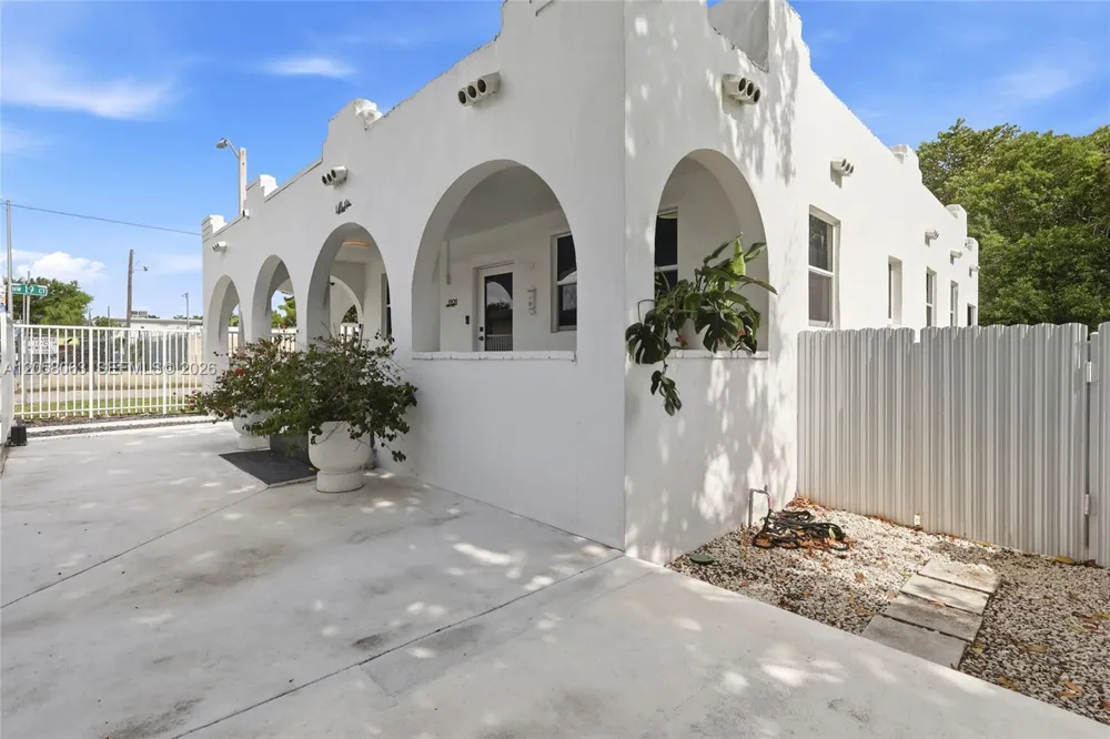 1909 NW 62nd St Miami, FL 33147