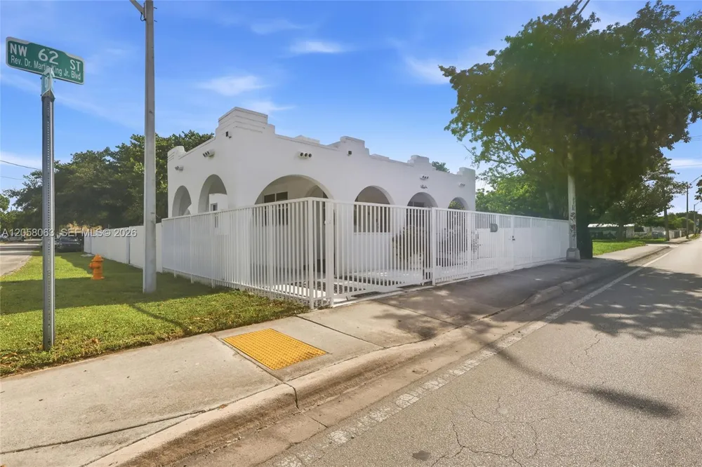 1909 NW 62nd St Miami, FL 33147