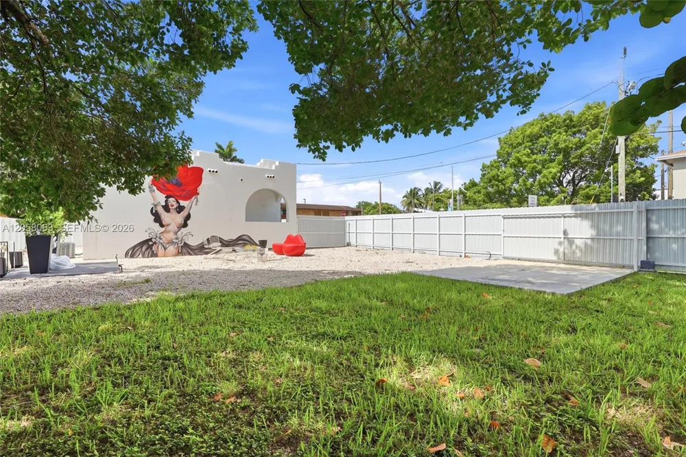1909 NW 62nd St Miami, FL 33147