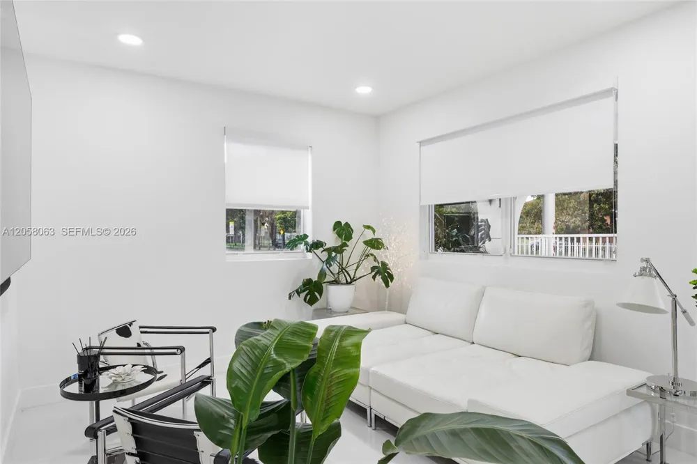 1909 NW 62nd St Miami, FL 33147