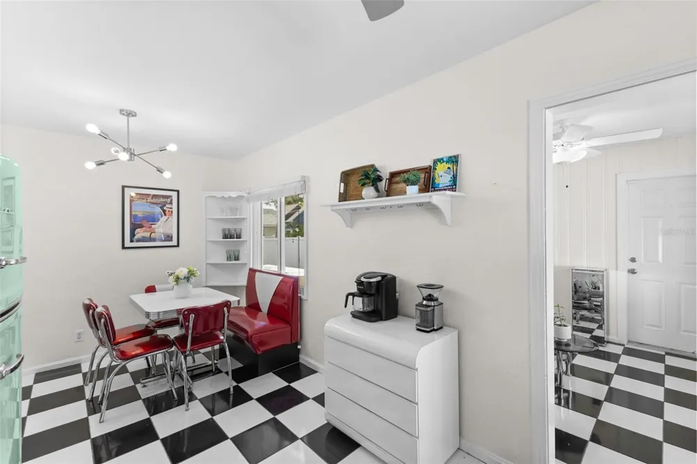 170 22ND AVENUE St Petersburg, FL 33704