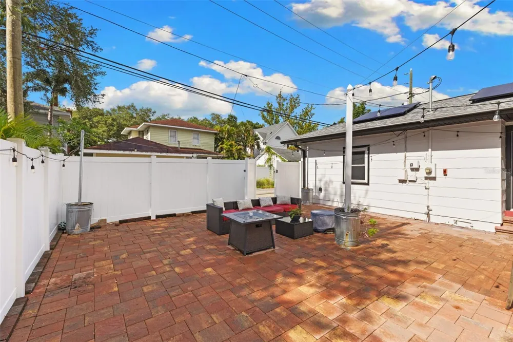 170 22ND AVENUE St Petersburg, FL 33704