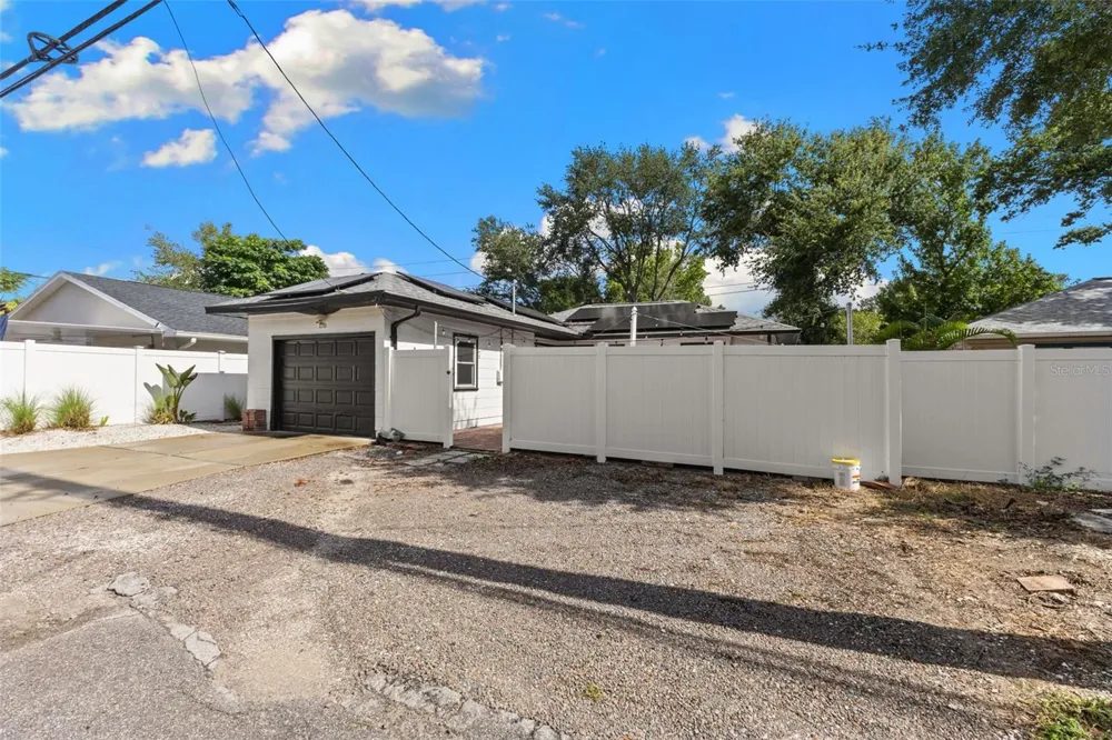 170 22ND AVENUE St Petersburg, FL 33704