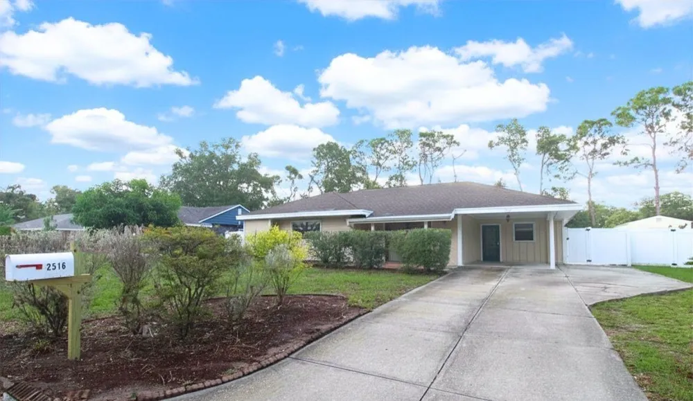 2516 E MILMAR DRIVE Sarasota, FL 34237