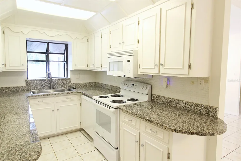 2516 E MILMAR DRIVE Sarasota, FL 34237