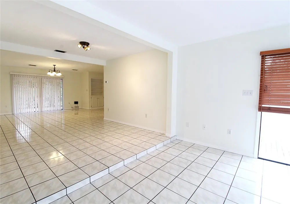 2516 E MILMAR DRIVE Sarasota, FL 34237