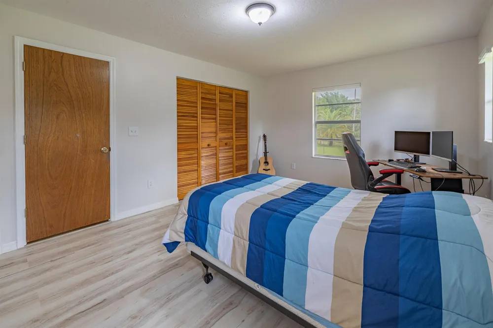 7346 NW 93rd Court Okeechobee, FL 34972