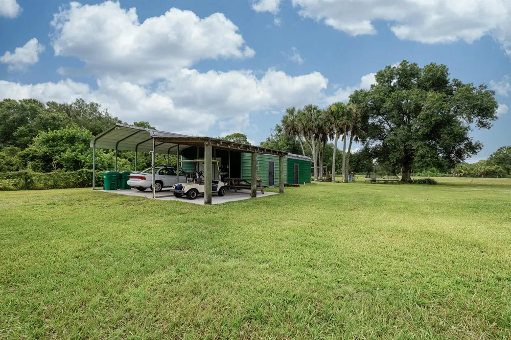 7346 NW 93rd Court Okeechobee, FL 34972