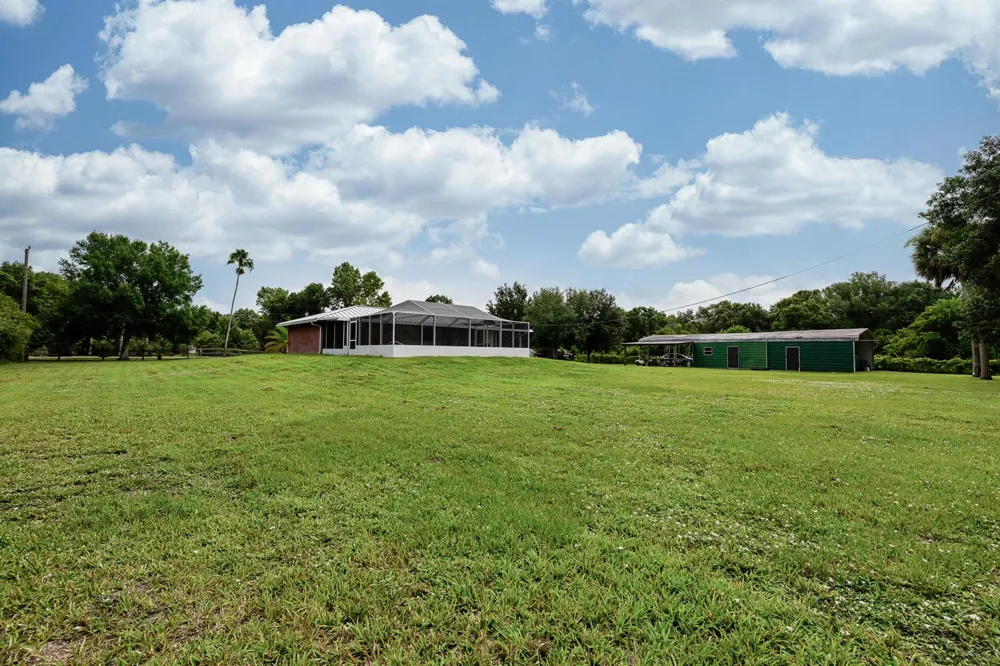 7346 NW 93rd Court Okeechobee, FL 34972
