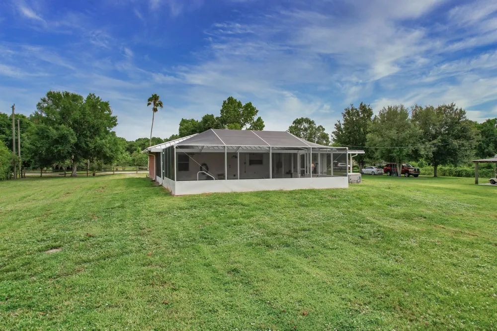 7346 NW 93rd Court Okeechobee, FL 34972