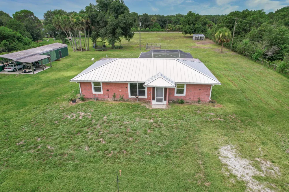 7346 NW 93rd Court Okeechobee, FL 34972