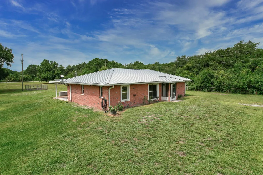 7346 NW 93rd Court Okeechobee, FL 34972