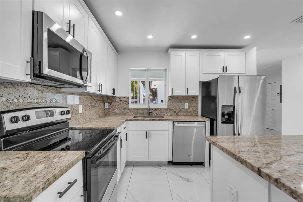 19131 NW 33rd Ct Miami Gardens, FL 33056
