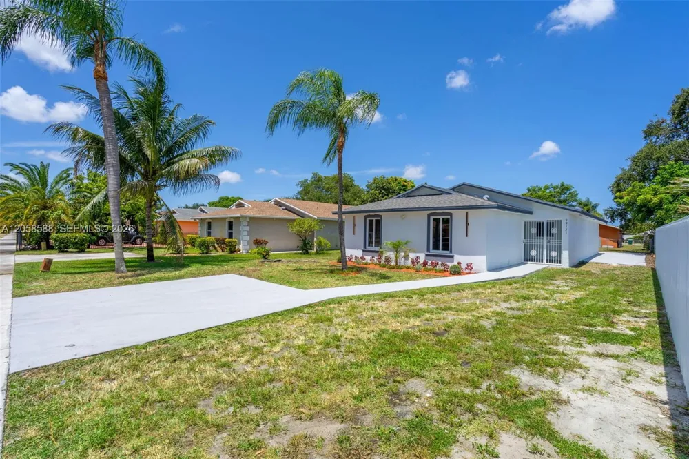 19131 NW 33rd Ct Miami Gardens, FL 33056