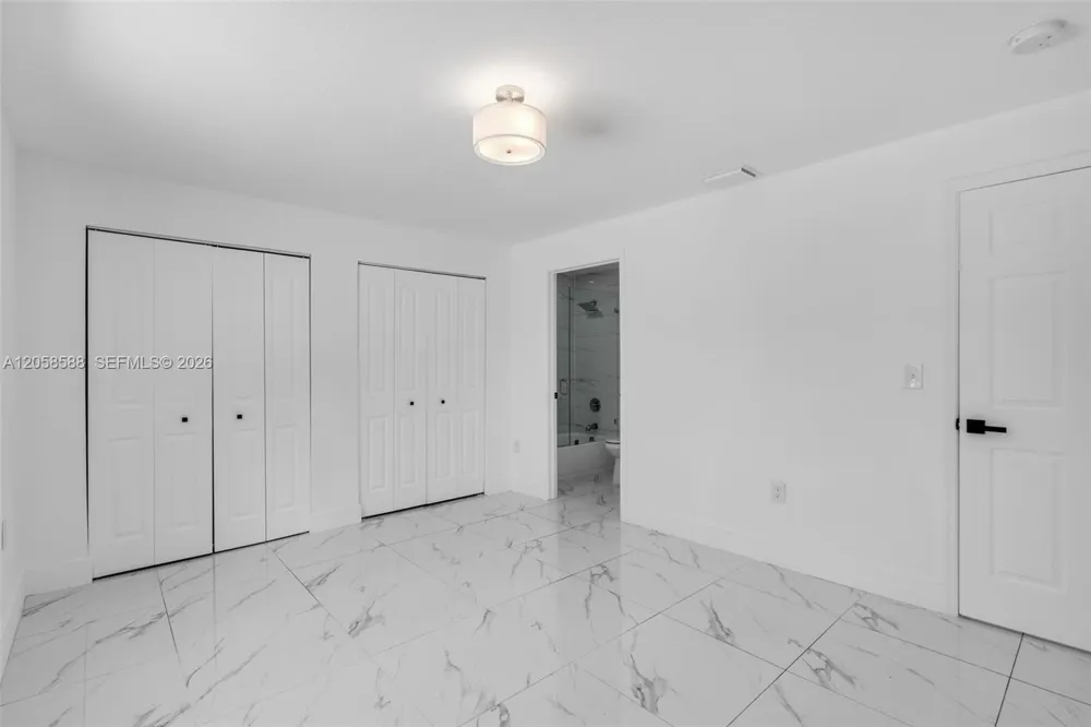 19131 NW 33rd Ct Miami Gardens, FL 33056