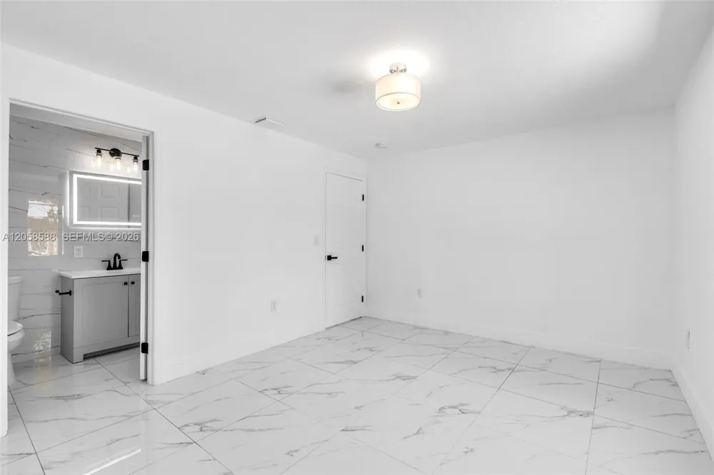 19131 NW 33rd Ct Miami Gardens, FL 33056