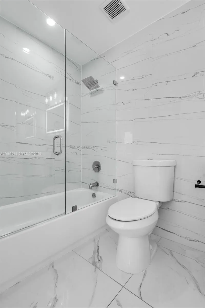 19131 NW 33rd Ct Miami Gardens, FL 33056