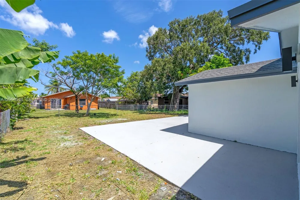 19131 NW 33rd Ct Miami Gardens, FL 33056