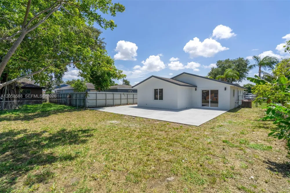 19131 NW 33rd Ct Miami Gardens, FL 33056